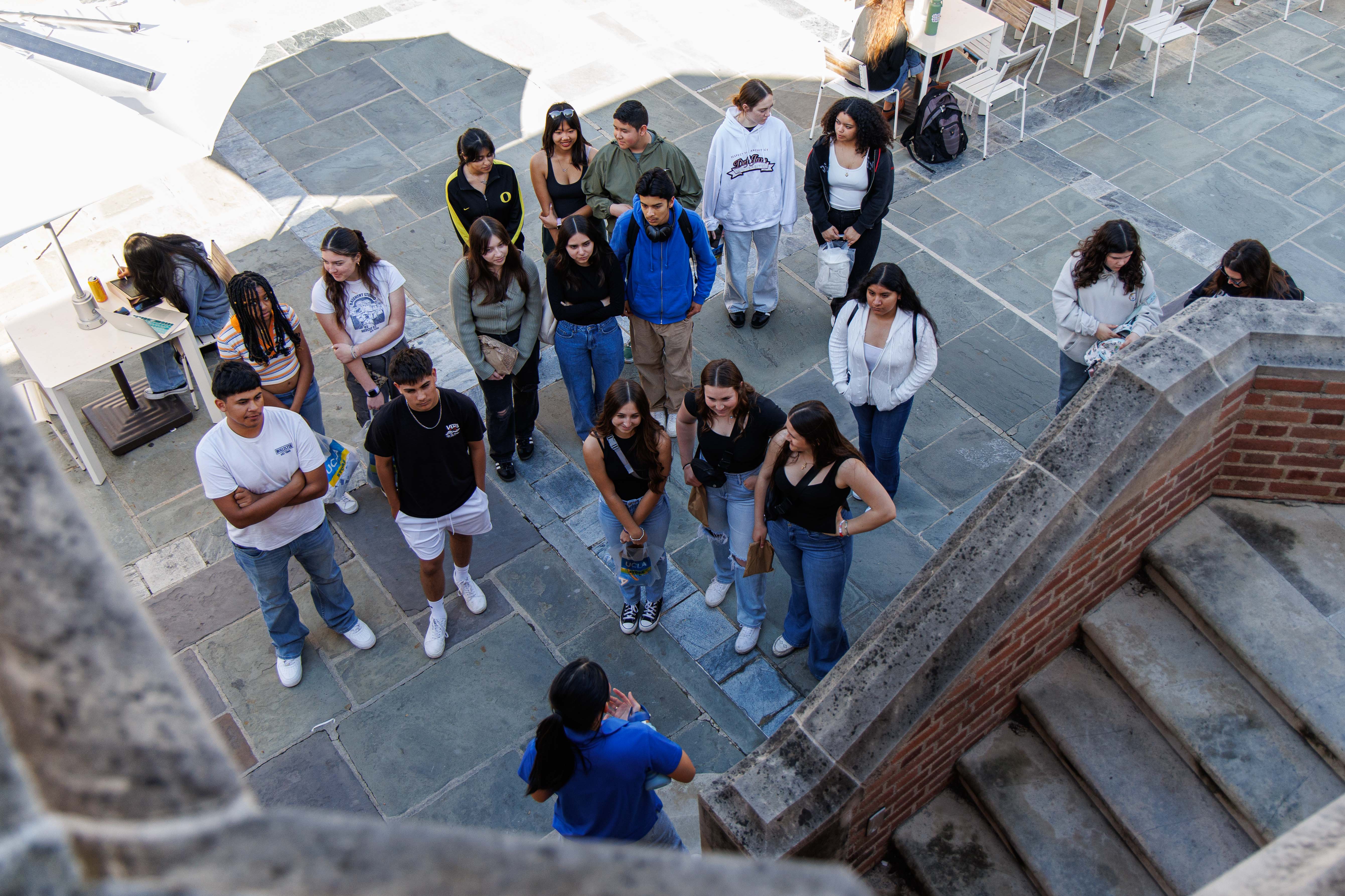 Campus Tours Provide Guides Prospective Students With Meaningful