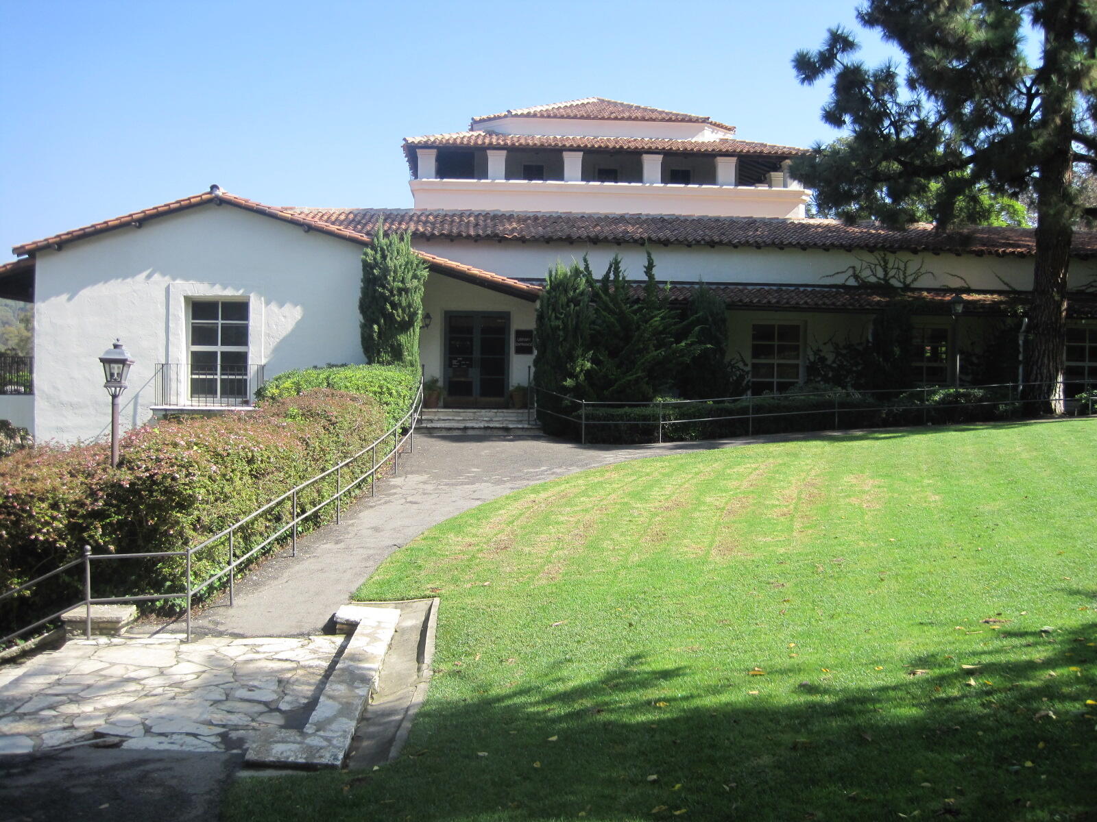 Malaga Cove Library